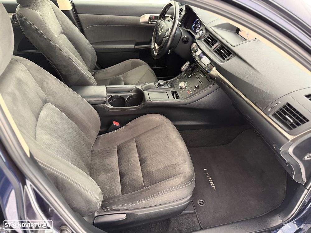 Lexus CT 200h Urban Edition - 34