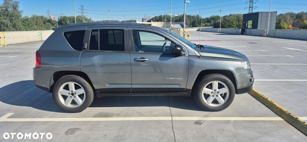 Jeep Compass 2011 photo 2