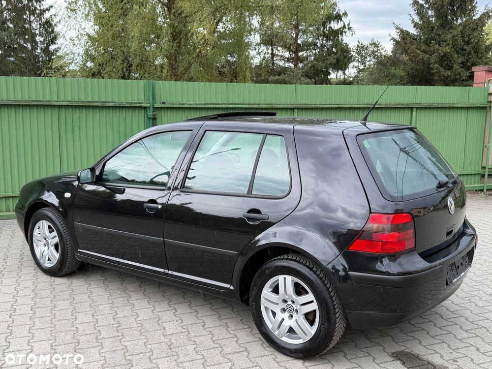 Volkswagen Golf - 11