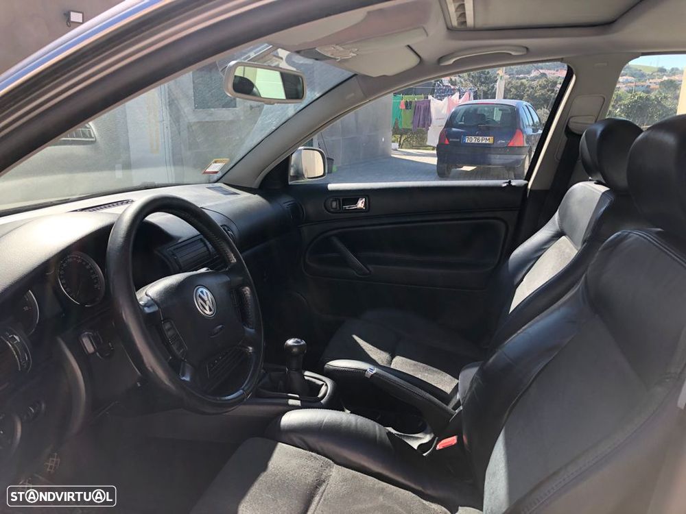 VW Passat Variant 1.9 TDi Highline - 14