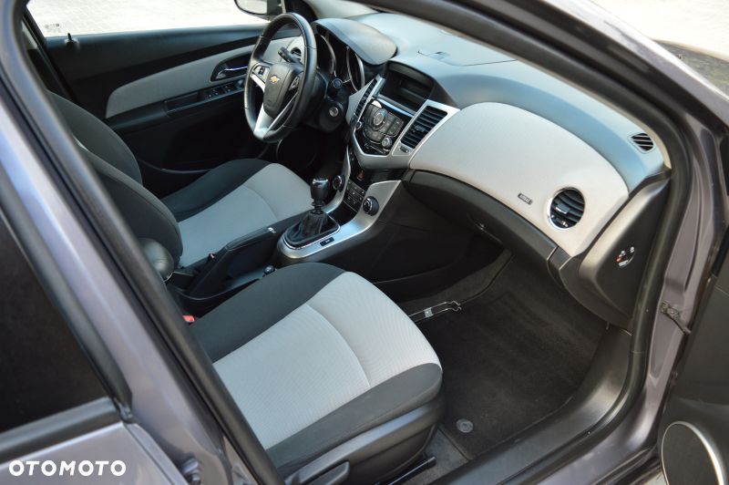 Chevrolet Cruze - 16
