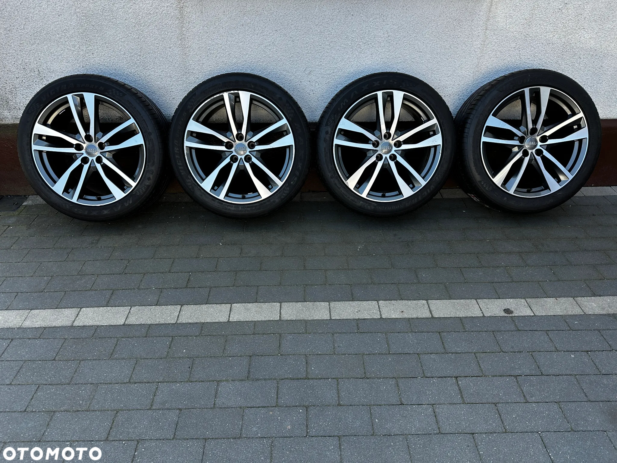 245 45 19 / AUDI Q4 Q5 SQ5 A6 S6 c8 A7 S7 c8 A8 S8 / 4K0 - 2