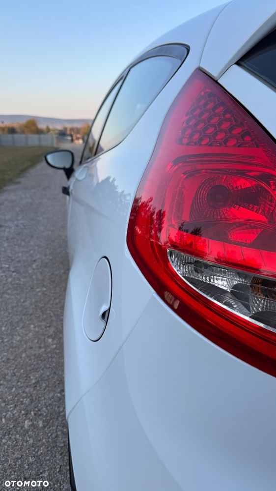 Ford FIESTA - 15