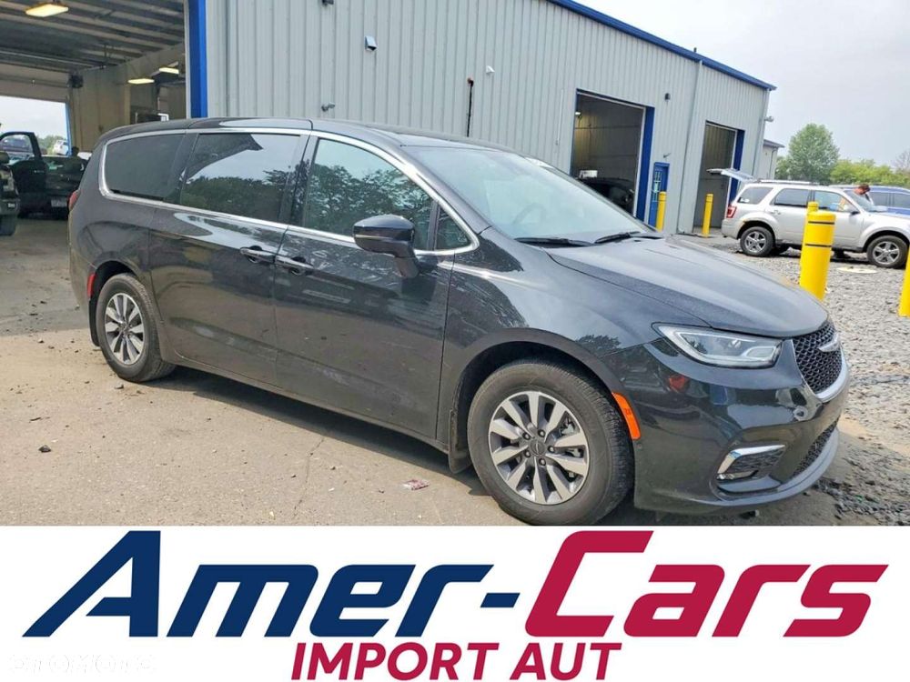 Chrysler Pacifica - 2