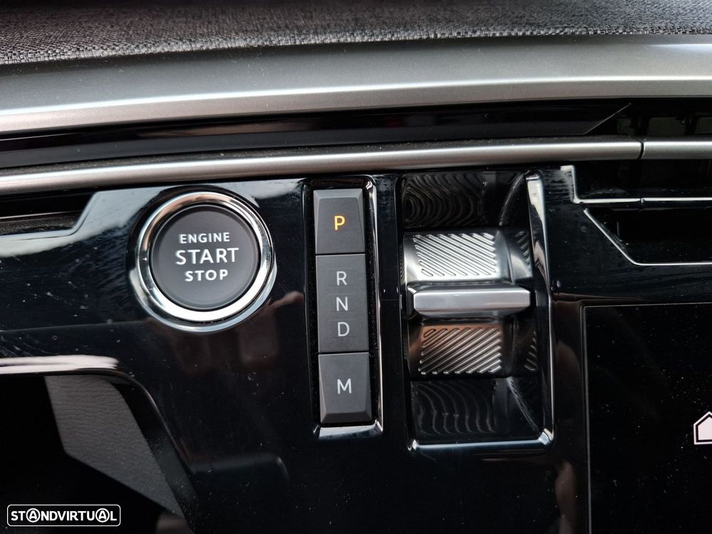 Peugeot 3008 1.2 Hybrid Allure e-DCS6 - 19