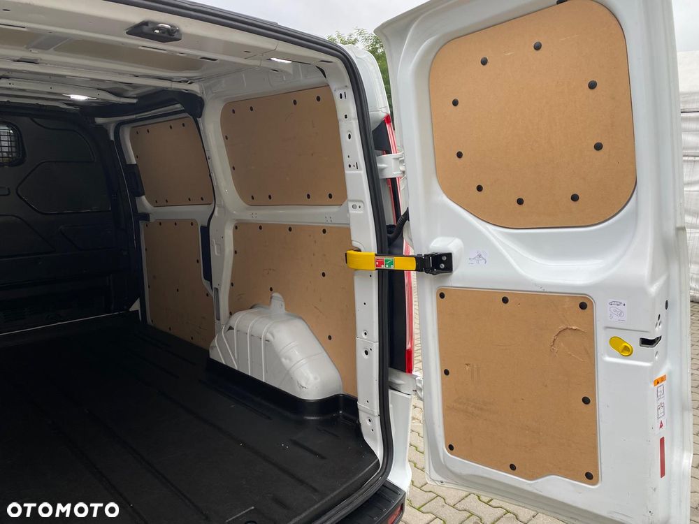 Ford TRANSIT CUSTOM - 27