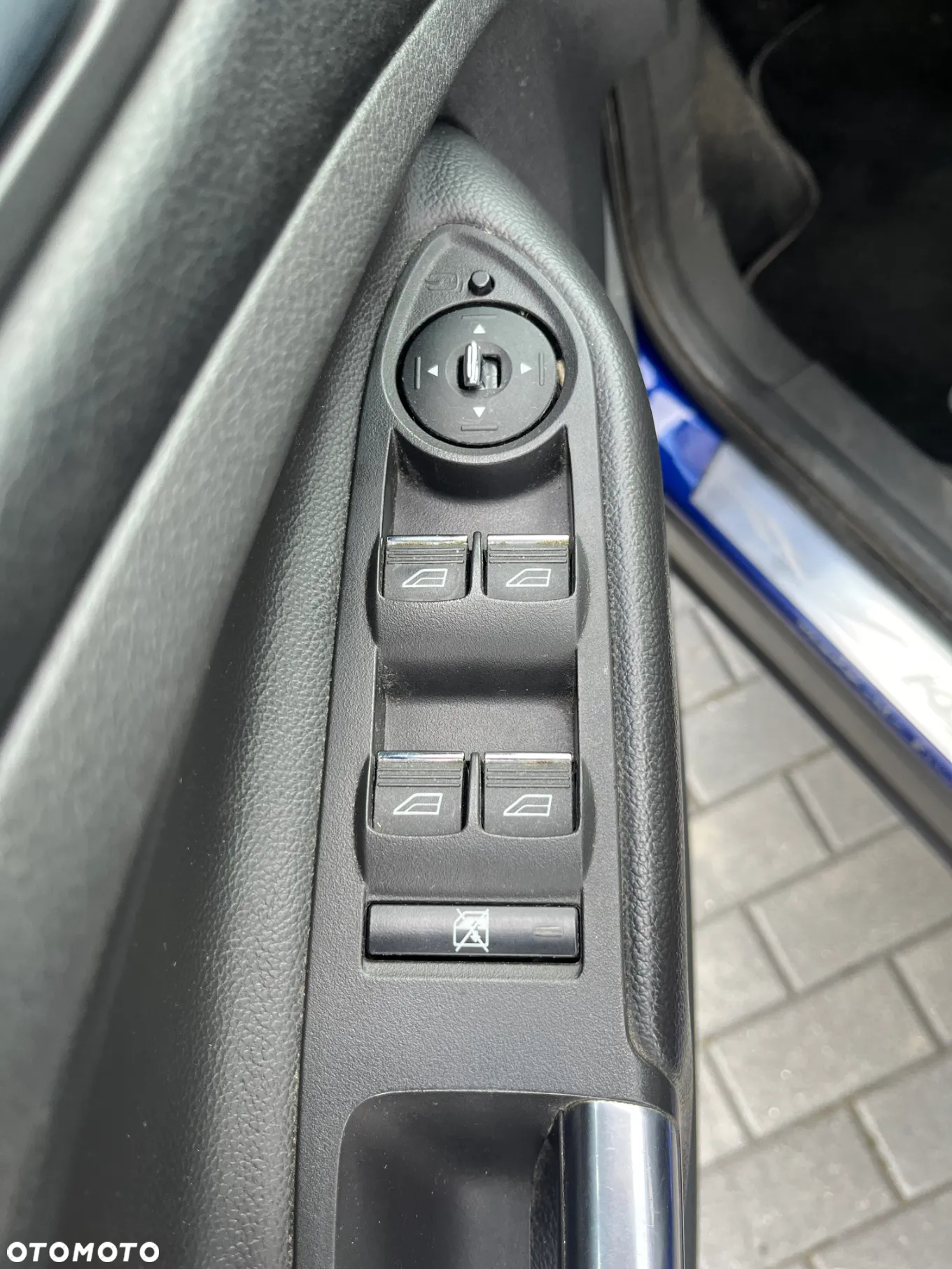 Ford Kuga 2.0 TDCi 2x4 Titanium - 12