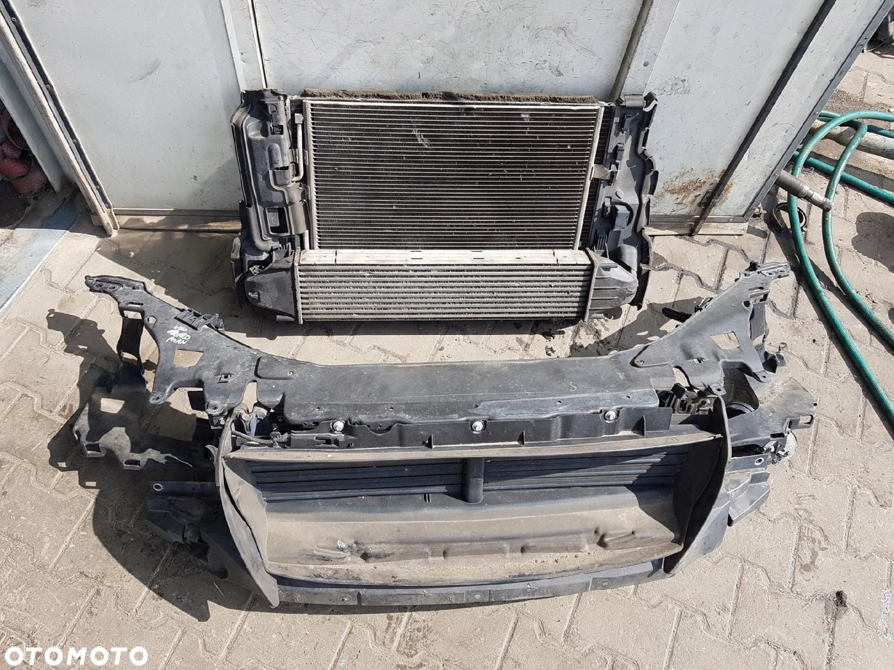 VOLVO V60 S60 II 10-13r 2.4 D5 PAS PRZEDNI CHŁODNICE WENTYLATOR MANUAL - 2