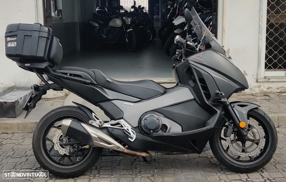 Honda Integra 750 - 3