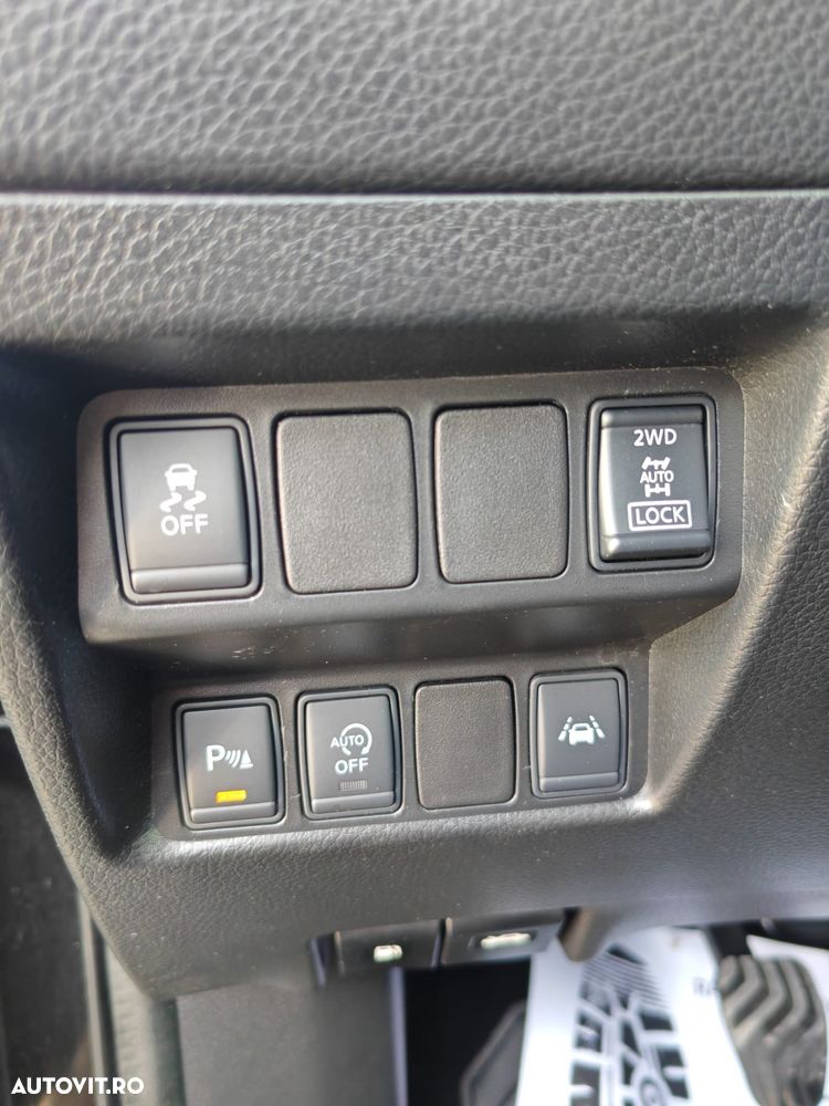 Nissan Qashqai 1.6 DCI 4 x 4 DPF Start/Stop tekna - 17