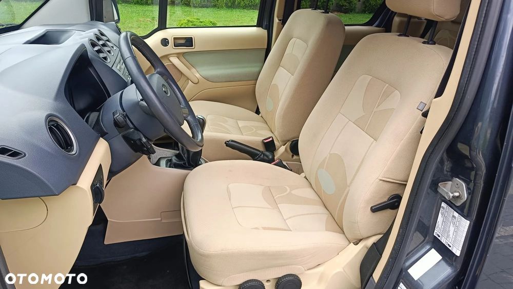Ford Transit Connect - 13