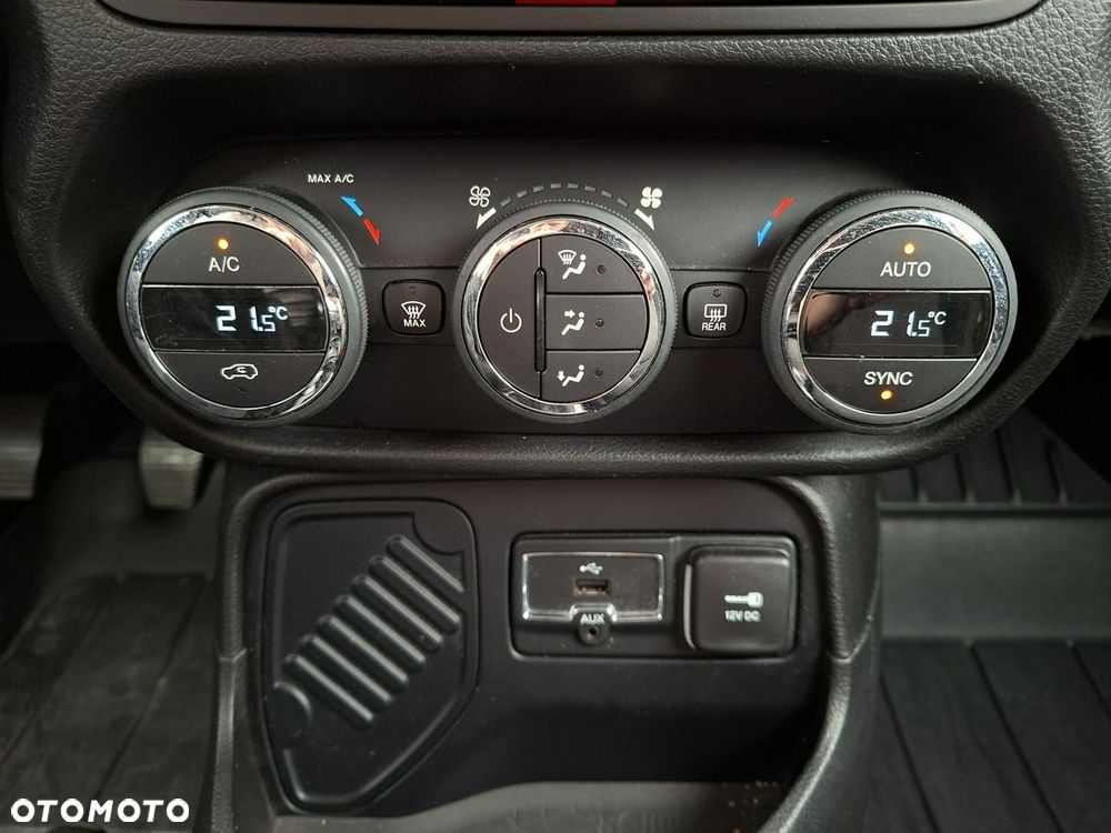 Jeep Renegade - 21