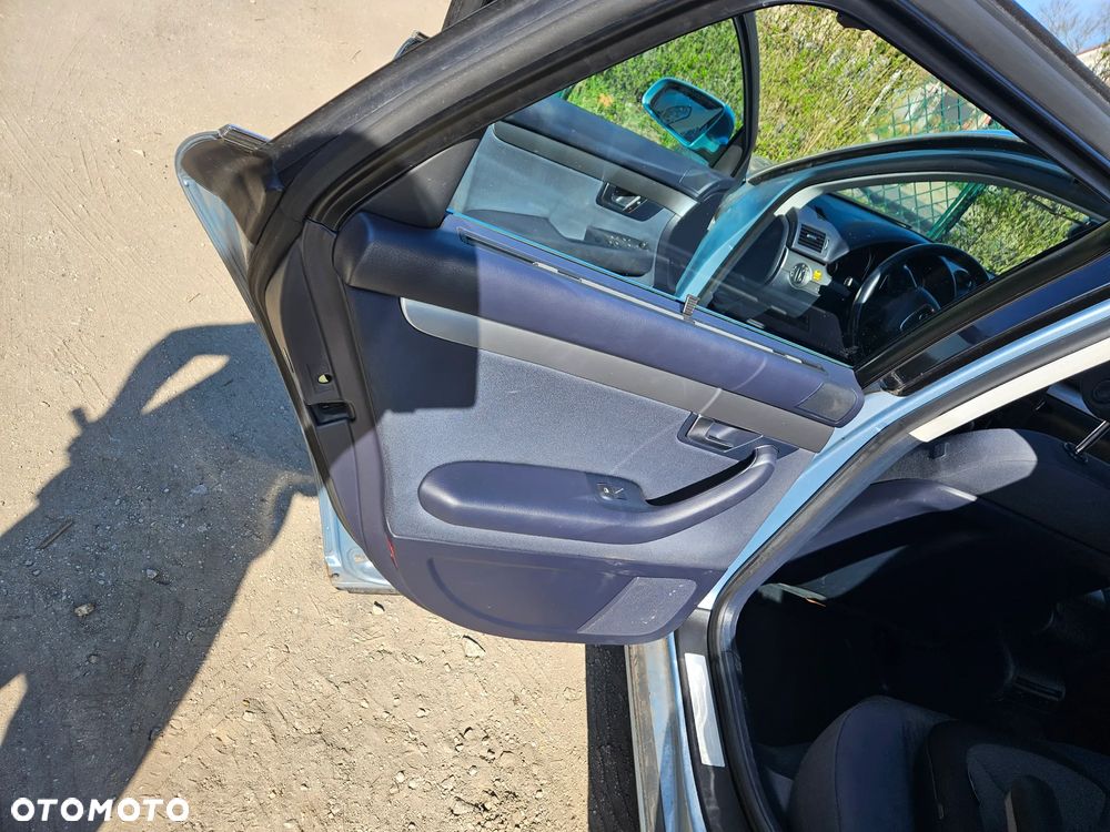 Audi A4 Avant 2.0 TDI Multitronic - 27