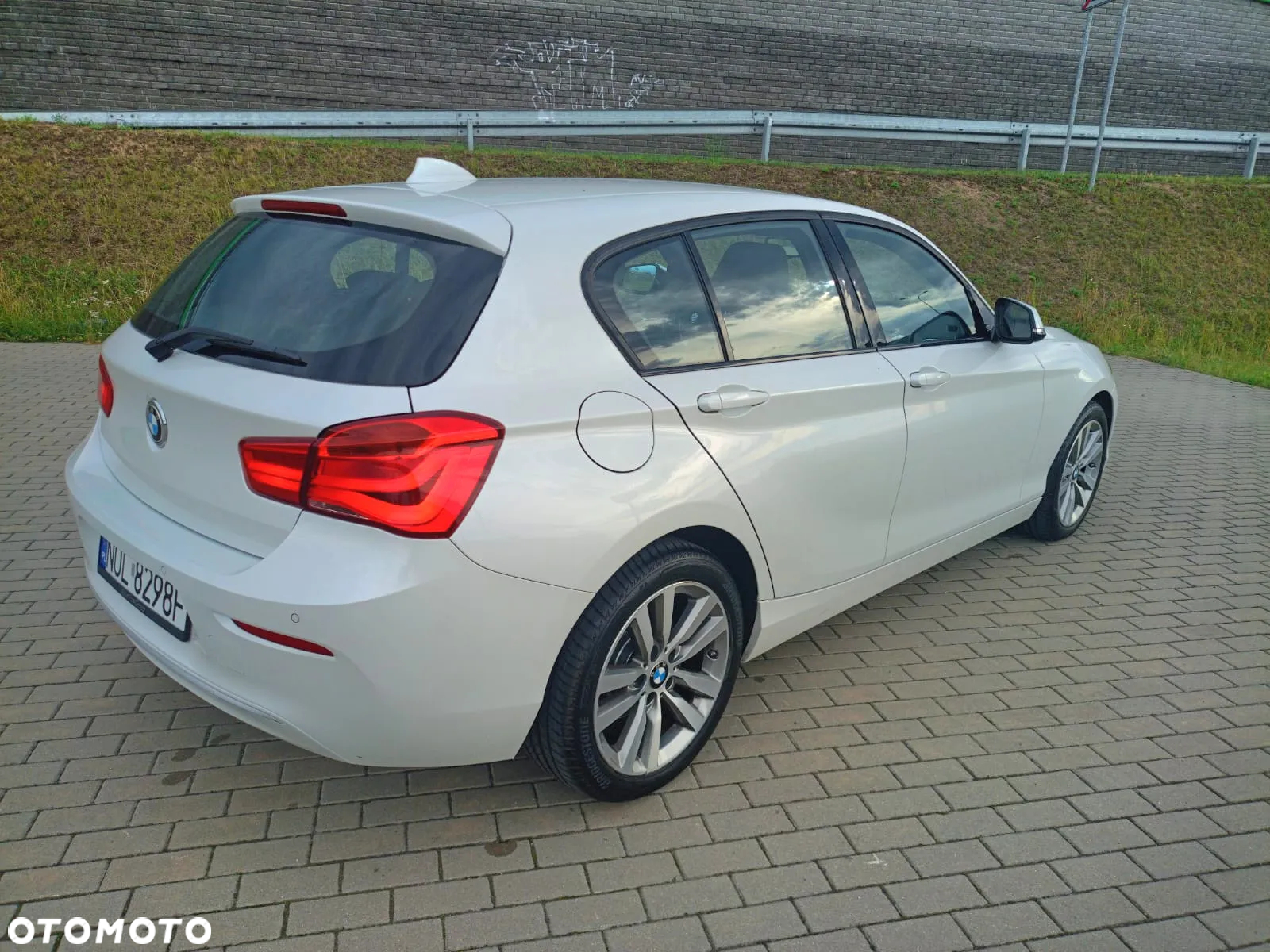 BMW Seria 1 118i - 6