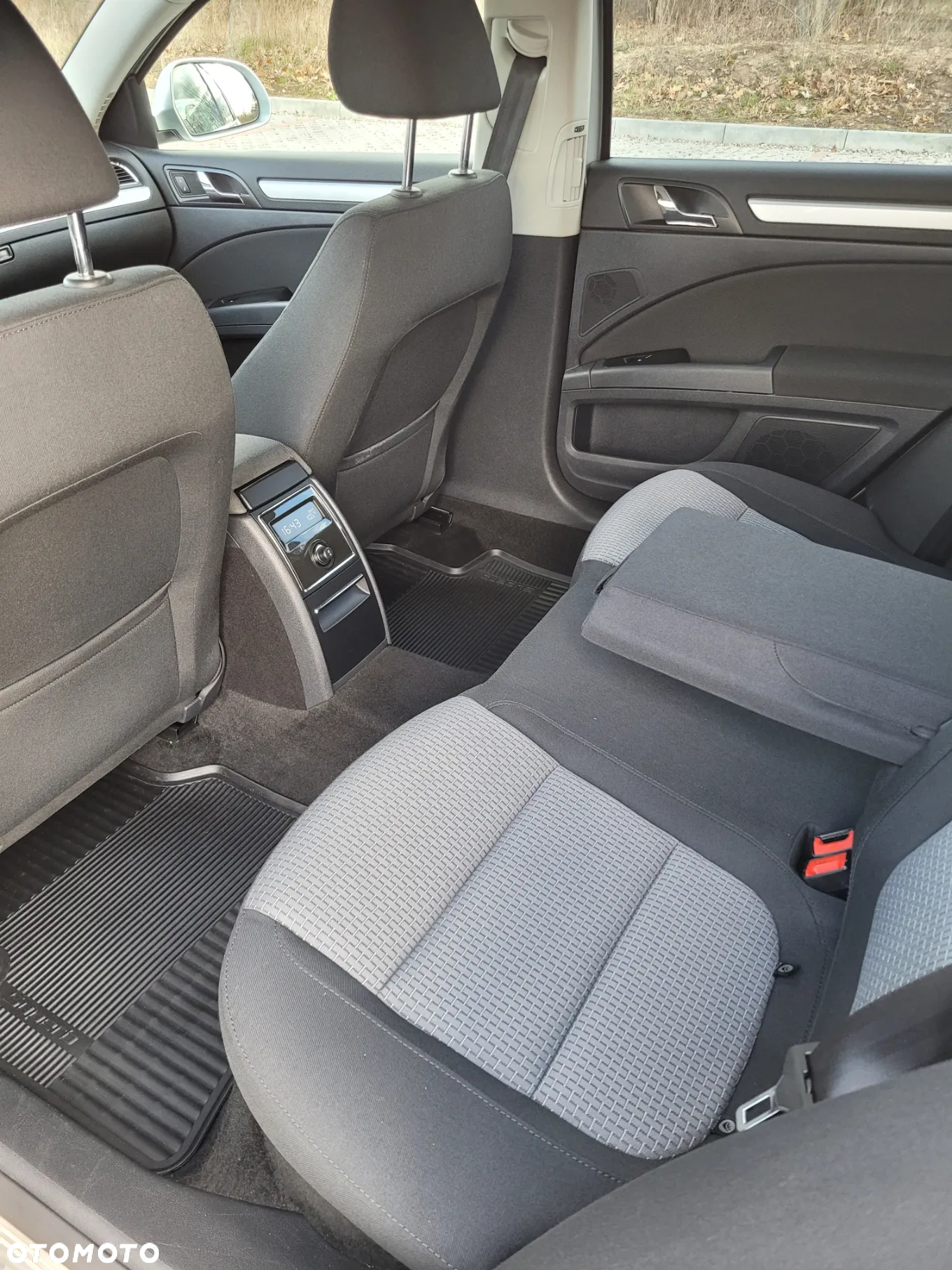 Skoda Superb 2.0 TDI Ambition - 8