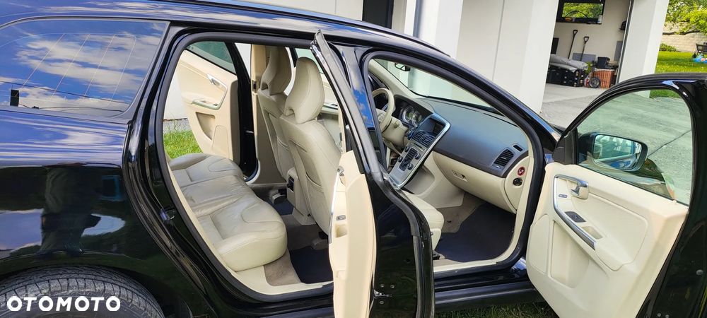 Volvo XC 60 D5 AWD Kinetic - 8