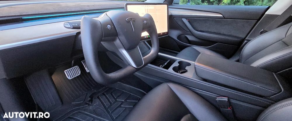 Tesla Model 3 - 10