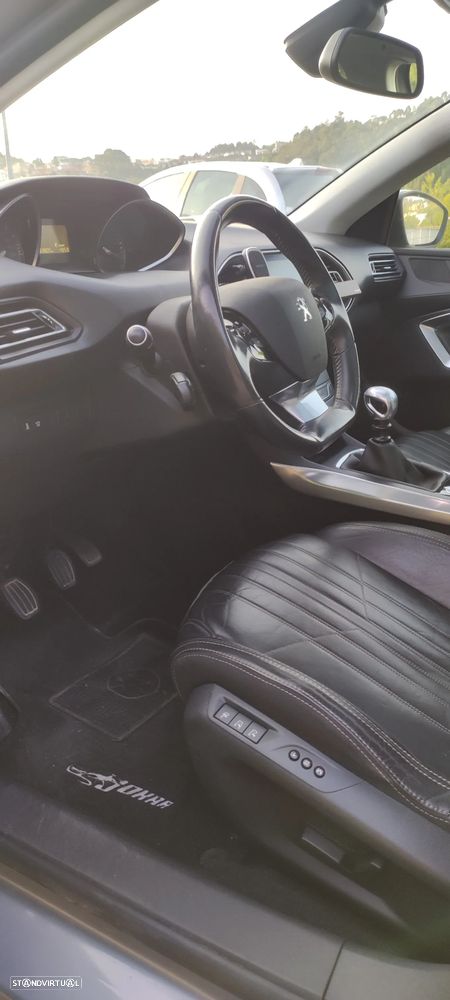 Peugeot 308 1.6 e-HDi Allure - 11