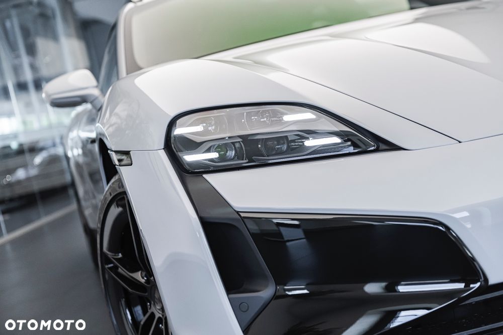 Porsche Taycan - 12