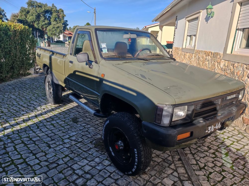 Toyota Hilux - 8