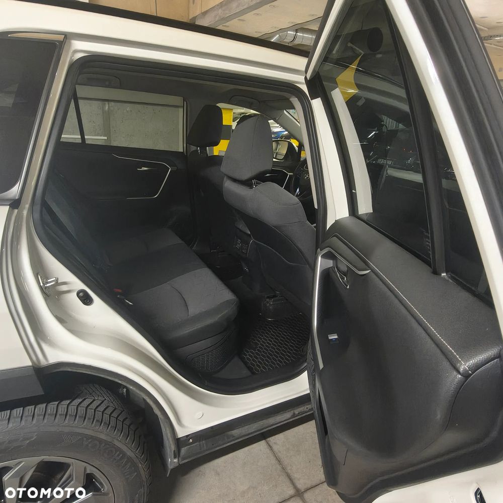 Toyota RAV4 - 8