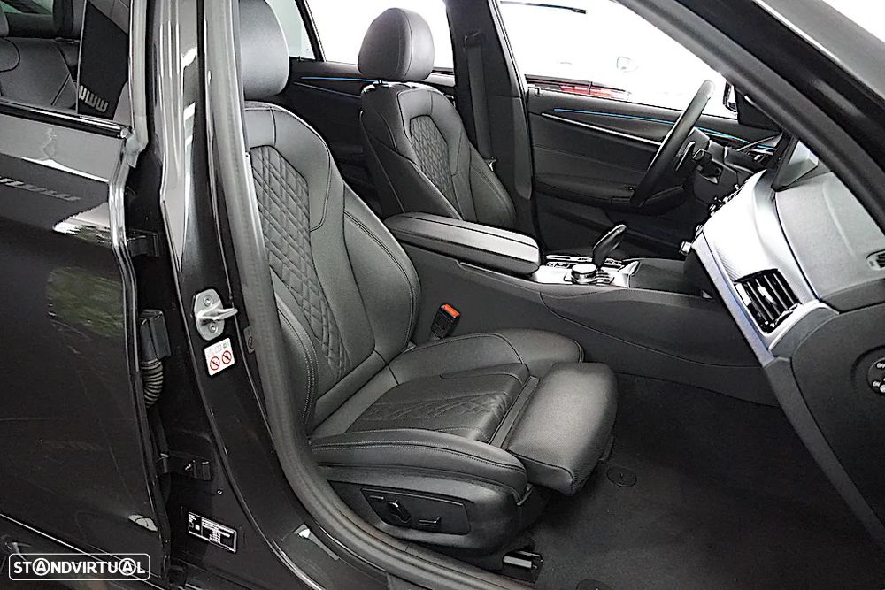 BMW 530 e Pack M - 12