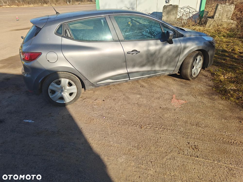 Renault Clio 1.2 16V 75 Limited - 4