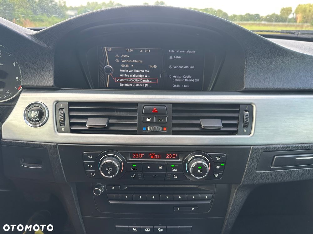 BMW Seria 3 330d xDrive M Sport Edition - 10