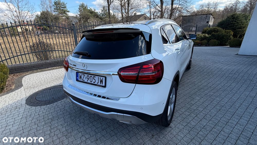 Mercedes-Benz GLA - 7