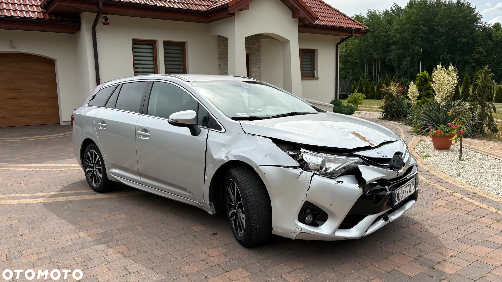 Toyota Avensis 2.0 D-4D Prestige - 4