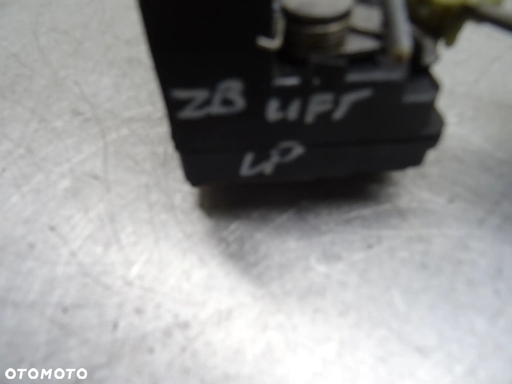 OPEL ZAFIRA B LIFT VAN 08-10 1.6B ZAMEK DRZWI PRAWY LEWY PRZÓD - 10