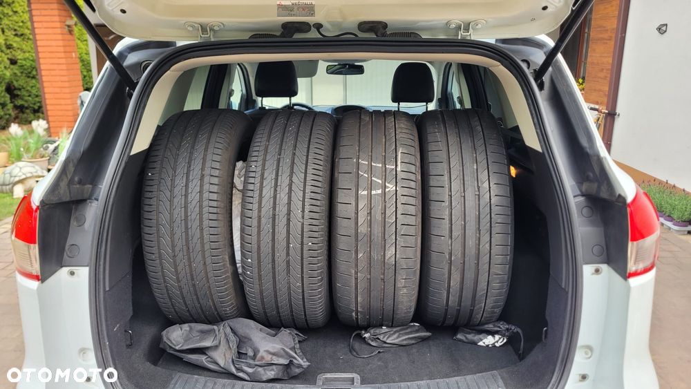 Ford Kuga 2.0 TDCi 2x4 Titanium - 20