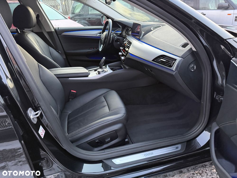 BMW Seria 5 520d Luxury Line - 12