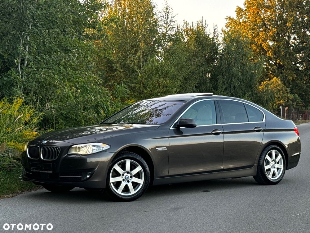 BMW Seria 5 525d Sport-Aut Modern Line - 2