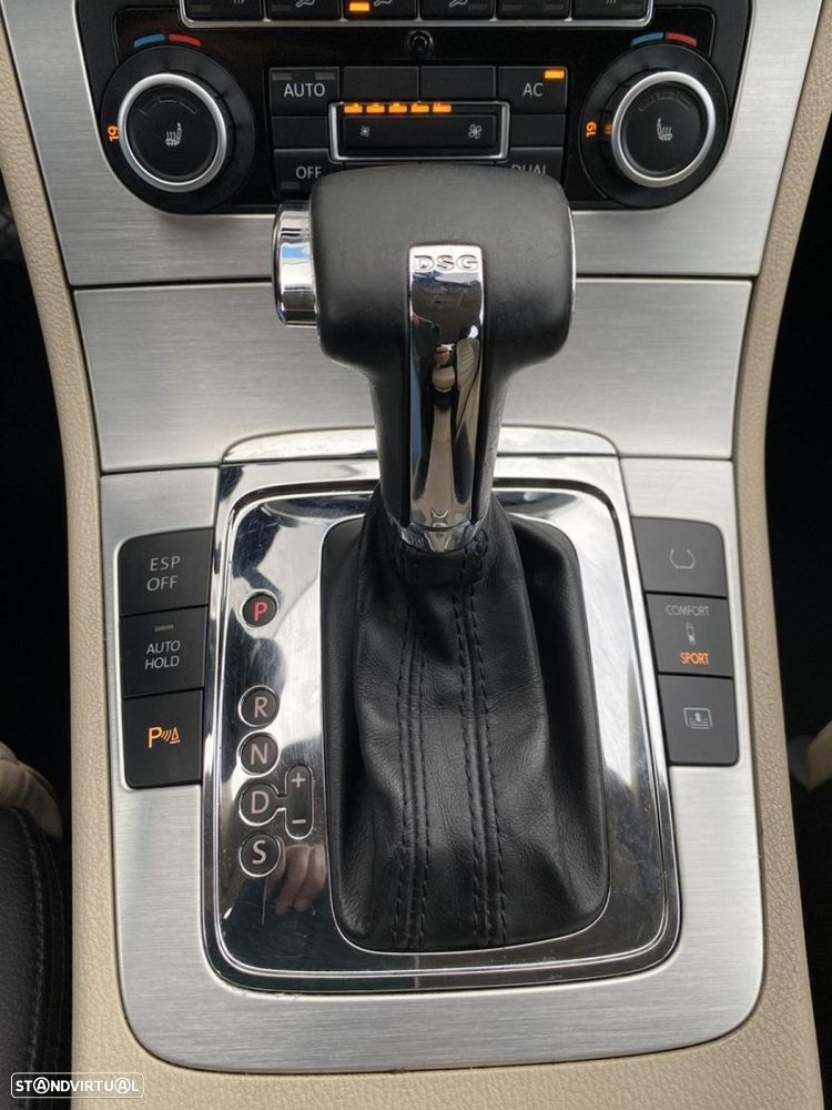 VW Passat CC 2.0 TDi BlueMotion DSG - 27