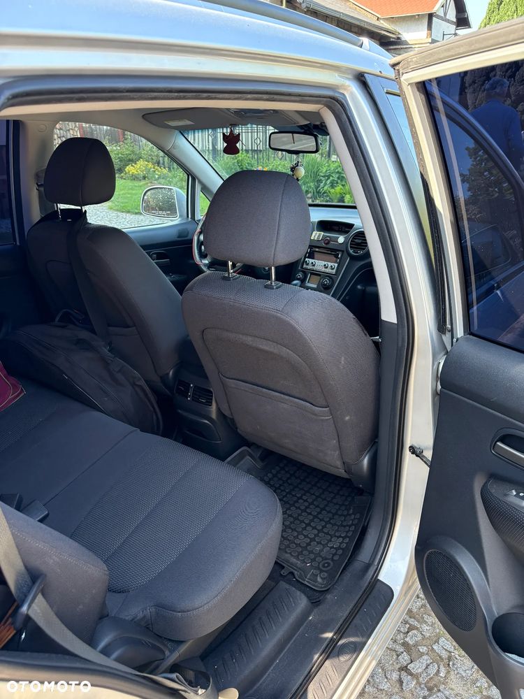 Kia Carens 2.0 EX - 11