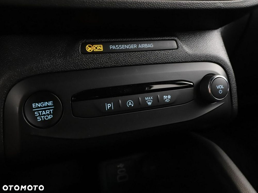 Ford Focus 1.0 EcoBoost Hybrid ST-LINE - 32