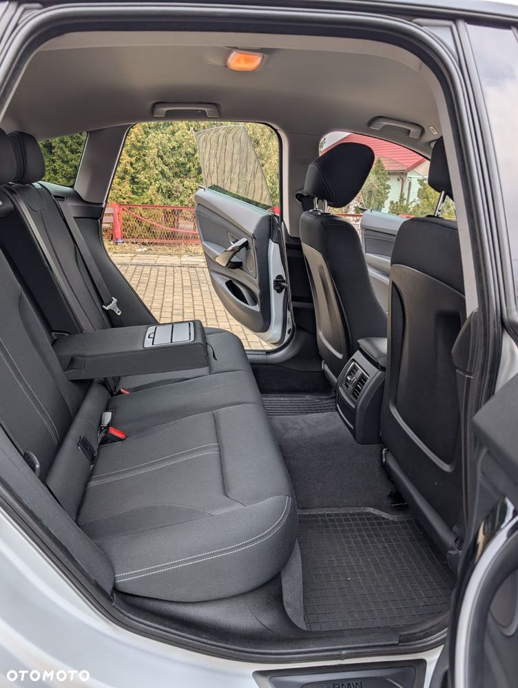 BMW Seria 3 320i GPF Advantage sport - 24
