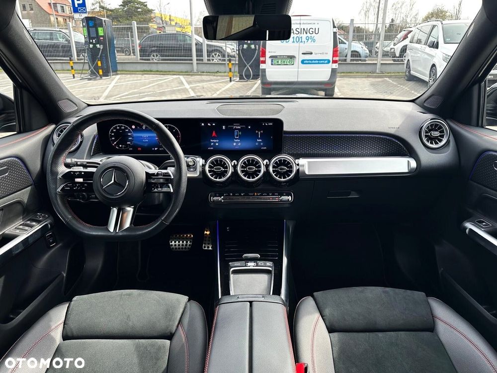 Mercedes-Benz GLB - 8