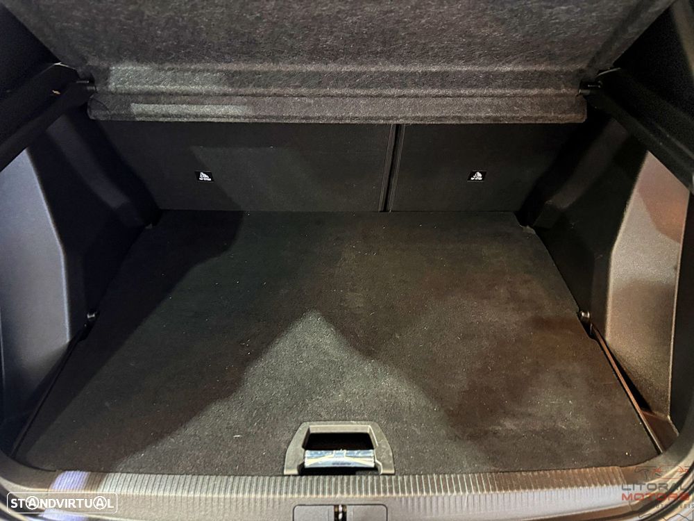 Peugeot 2008 1.2 PureTech GT EAT8 - 11
