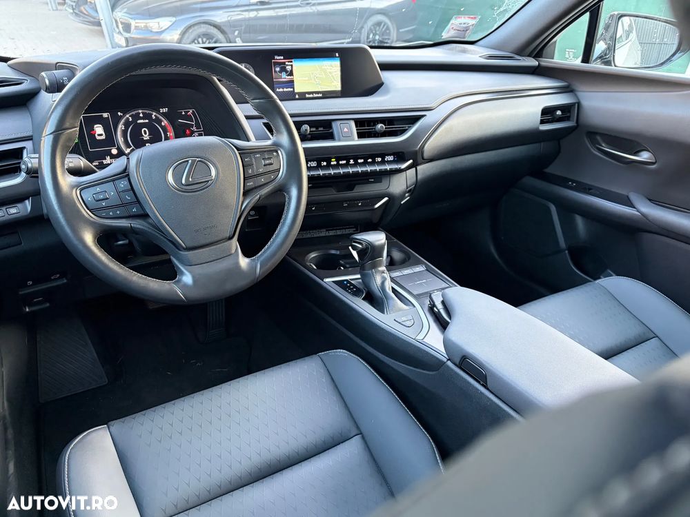 Lexus UX - 17