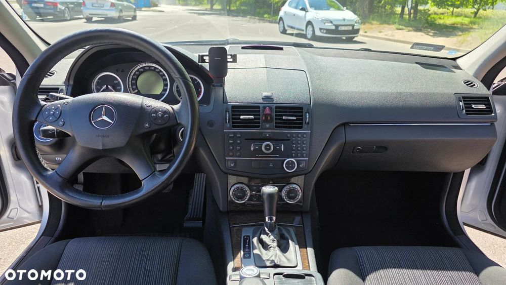 Mercedes-Benz Klasa C 220 CDI DPF Automatik Elegance - 13