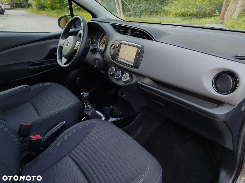 Toyota Yaris 1.33 Business Edition - 25