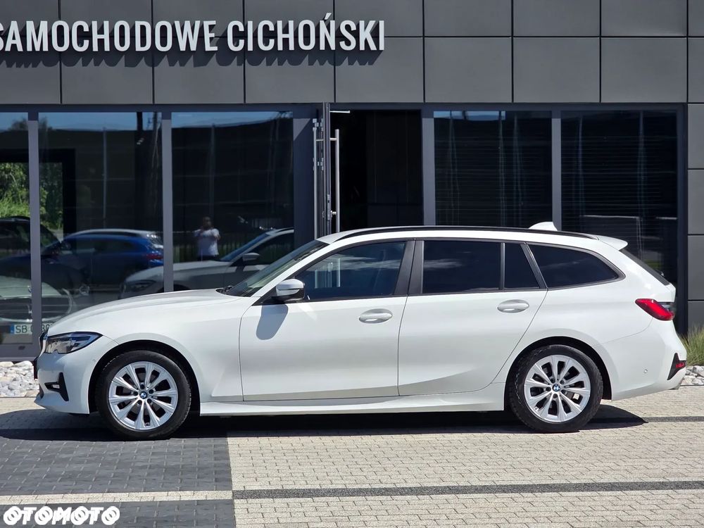 BMW Seria 3 318i Sport - 14