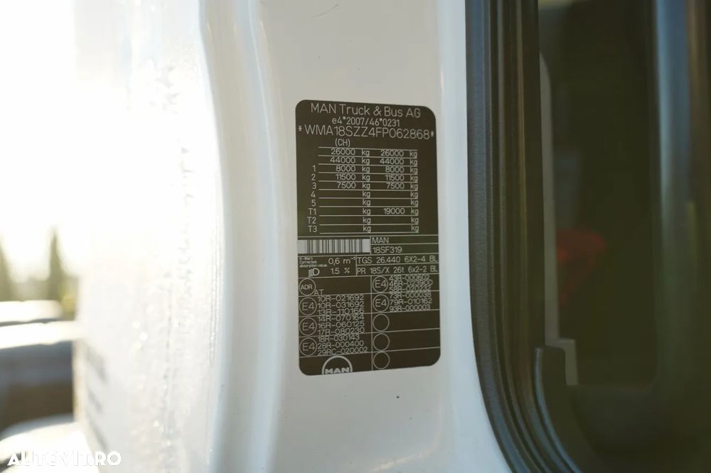 MAN TGS 26.440 / AUTOCARNIER / MARREL AL TAM 20U / 20 T / 6x2 / PUNTE DE DIRECȚIE RIDICABILĂ / ANVELOPE 100% / EURO 6 - 37