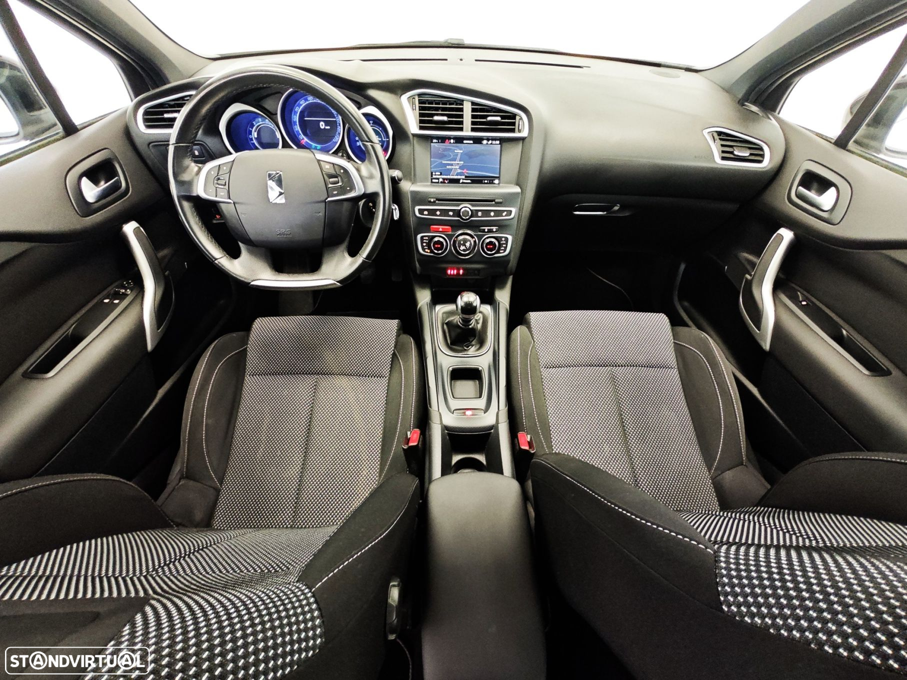 DS DS4 Crossback - 29