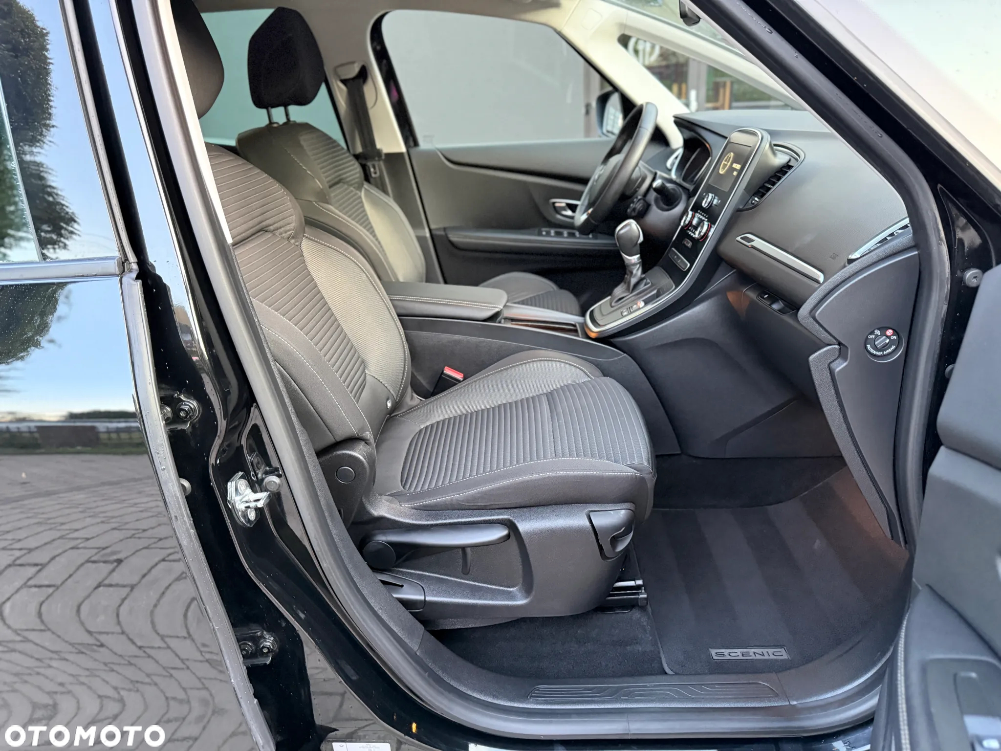 Renault Grand Scenic BLUE dCi 120 EDC BUSINESS EDITION - 22