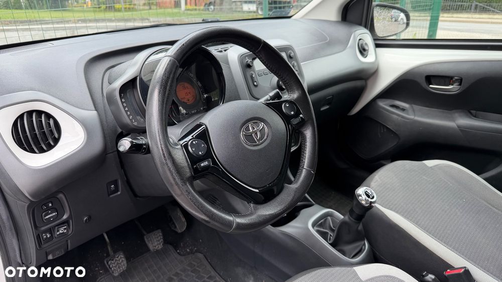 Toyota Aygo x-business - 20