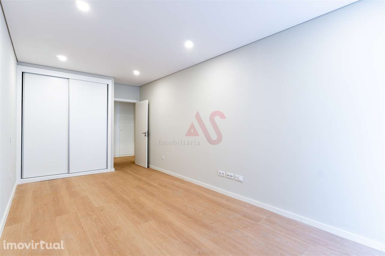 Apartamento T1 com Terraço e Garagem localizado em Leça da Palmeira - Grande imagem: 5/16