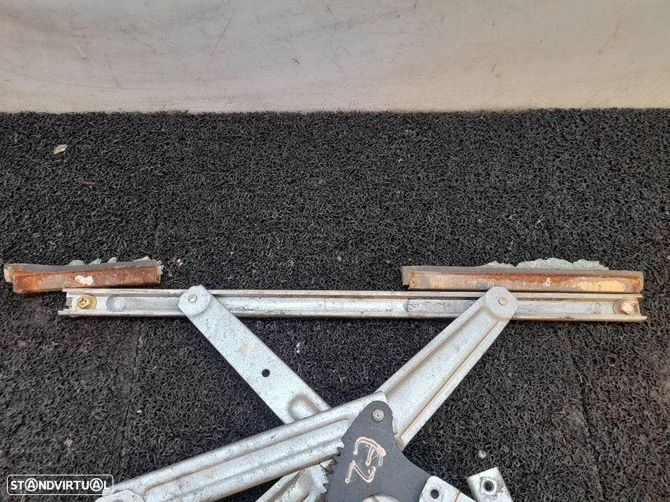 ELEVADOR DE VIDRO FRONTAL DIREITO MITSUBISHI GALLOPER 2000 - - 2